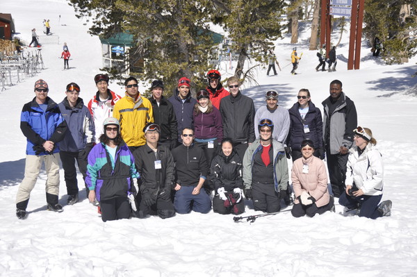 ▲취리히 공대 방문연구원으로 활동한 본교 심주용 기계시스템학부 교수와 함께한 연구원들의 모습이다.(사진제공=심주용 교수)